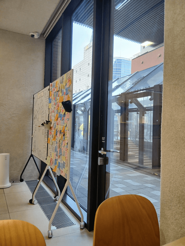 데스커라운지 홍대-1