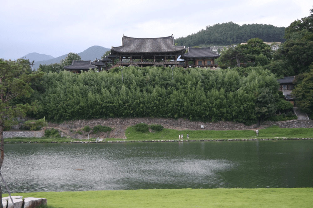 작은 환대로 시작하여 커뮤니티가 되는 밀양에서의 하루 <9월 연결-트립>